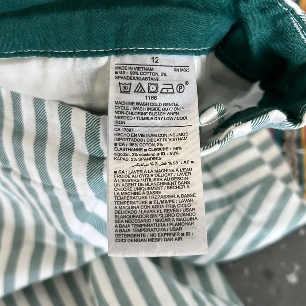 Old Navy Shorts size 12. EUC❤️❤️❤️ - Picture 3 of 4